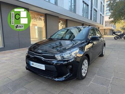 Usado Kia Rio 84 CV (61 kW) 2017 Negro Berlina