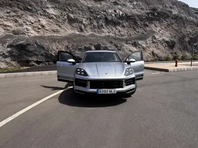 Usado Porsche Cayenne 519 CV (381 kW) 2024 Gris SUV