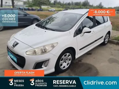 Usado Peugeot 308 Access 112 CV (82 kW) 2012 Blanco Familiar