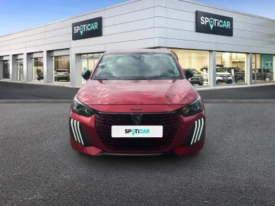 Usado Peugeot 208 Allure 100 CV (73 kW) 2024 Rojo Utilitario