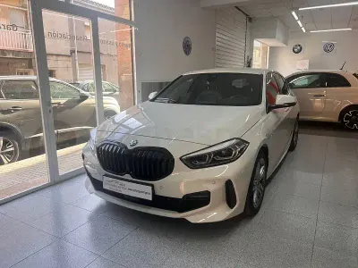 Usado BMW 118 136 CV (100 kW) 2022 Blanco Utilitario