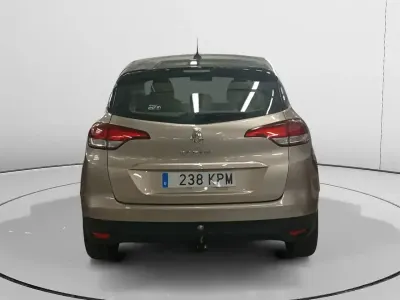 Usado Renault Scénic LIMITED 140 CV (102 kW) 2018 Marrón