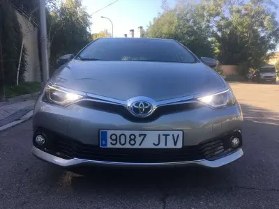 Usado Toyota Auris Hybrid