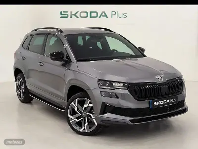 Usado Skoda Karoq SportLine 150 CV (110 kW) 2025 Gris / plateado SUV