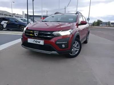 Usado Dacia Sandero Comfort 100 CV (73 kW) 2021 Rojo