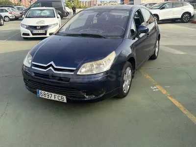 Usado Citroën C4 110 CV (80 kW) 2006 Azul Berlina