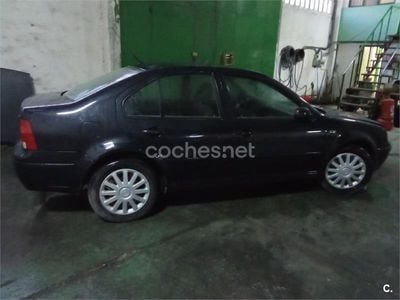 Negro Usado 2000 VW Bora Highline Berlina | 2800 €