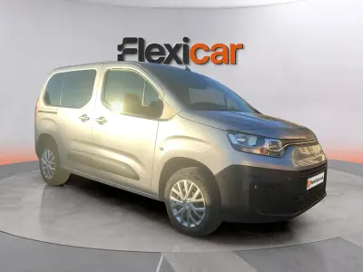 Usado Fiat Doblò 131 CV (96 kW) 2023 Gris Monovolumen