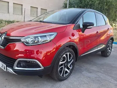 Usado Renault Captur 120 CV (88 kW) 2015 Rojo SUV