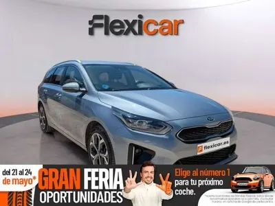Usado Kia Ceed 141 CV (103 kW) 2022 Gris Utilitario