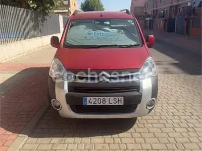 Usado Citroën Berlingo XTR 110 CV (80 kW) 2011 Rojo Monovolumen