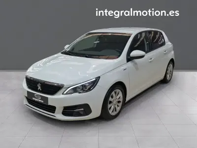 Usado Peugeot 308 Style 131 CV (96 kW) 2020 Blanco