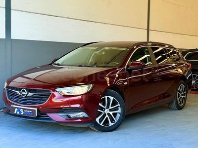 Usado Opel Insignia Selective 136 CV (100 kW) 2019 Granate Familiar
