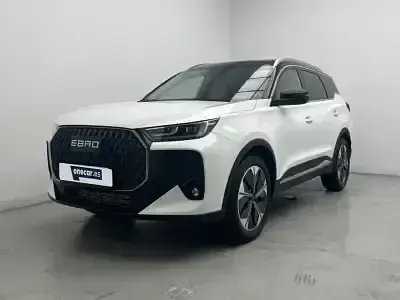 Usado Ebro s700 Luxury 147 CV (108 kW) 2025 Blanco eb01 SUV