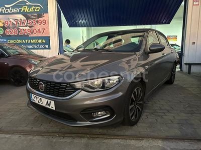 Gris / plata Usado 2016 Fiat Tipo Lounge Berlina | 6497 € (Precio justo)