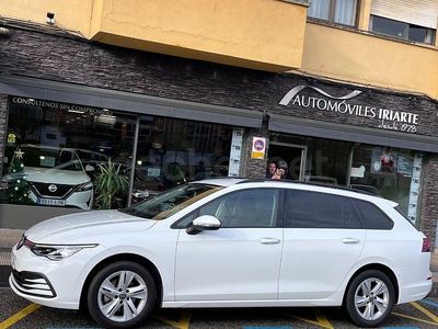 Usado VW Golf VIII Life 110 CV (80 kW) 2021 Blanco Familiar