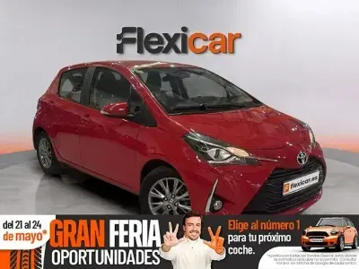 Käytetty Toyota Yaris Active 69 HP (50 kW) 2018 Punainen Sedan