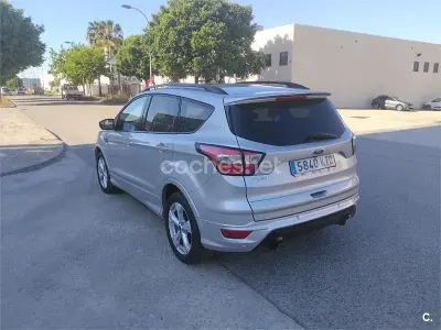Usado Ford Kuga ST-Line 150 CV (110 kW) 2019 Gris / plata SUV