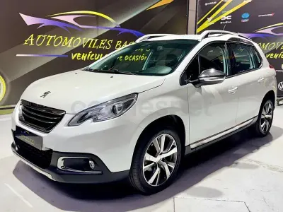 Usado Peugeot 2008 Style 100 CV (73 kW) 2015 Blanco SUV