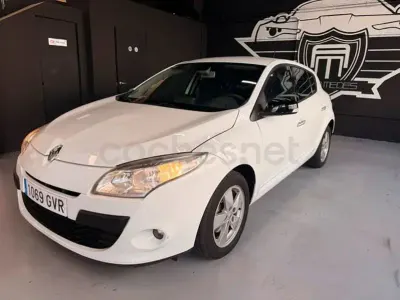 Usado Renault Mégane Dynamique 130 CV (95 kW) 2010 Blanco Berlina