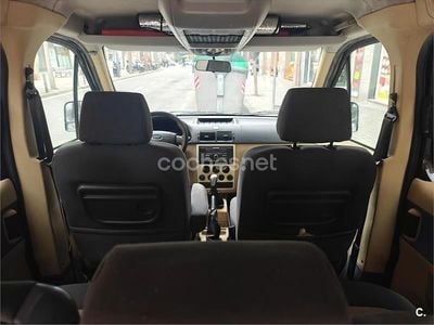 Usado Ford Tourneo Connect Trend 115 CV (84 kW) 2013 Negro Monovolumen