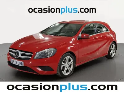 Usado Mercedes A180 Urban 109 CV (80 kW) 2015 Rojo Utilitario