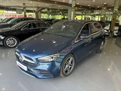 Usado Mercedes B180 116 CV (85 kW) 2022 Azul Utilitario