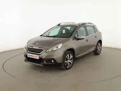 Usado Peugeot 2008 Allure 110 CV (80 kW) 2016 Marrón SUV
