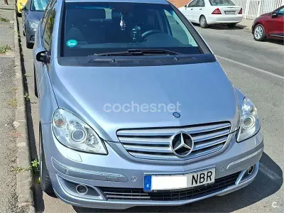 Usado Mercedes B180 109 CV (80 kW) 2005 Gris / plata Monovolumen