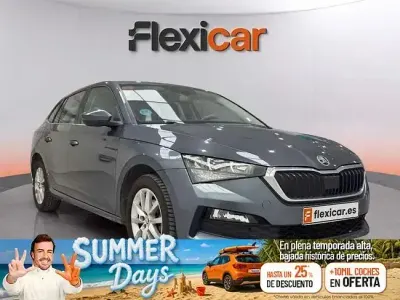 Usado Skoda Scala Ambition 115 CV (84 kW) 2021 Gris Utilitario
