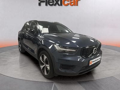 Usado Volvo XC40 211 CV (155 kW) 2021 Gris SUV
