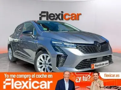 Usado Renault Clio SE 65 CV (47 kW) 2024 Gris Utilitario