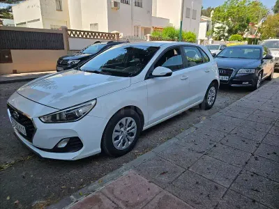 Usado Hyundai i30 95 CV (69 kW) 2019 Blanco Berlina