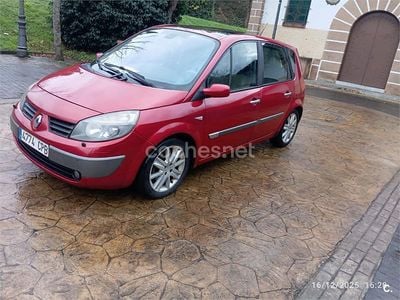 Granate Usado 2004 Renault Scénic II Dynamique Monovolumen | 1700 € (Buen precio)