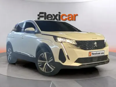 Usado Peugeot 3008 Allure 131 CV (96 kW) 2021 Blanco SUV