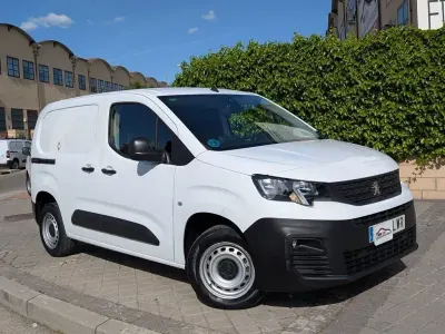 Usado Peugeot Partner Premium 100 CV (73 kW) 2022 Blanco Monovolumen