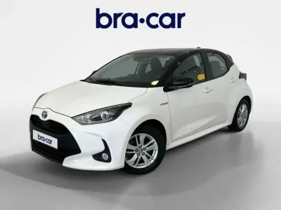 Usado Toyota Yaris Active 116 CV (85 kW) 2022 Blanco Utilitario