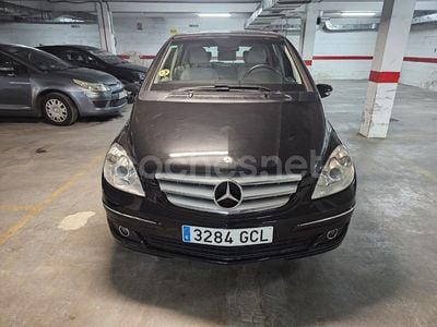 Mercedes B180