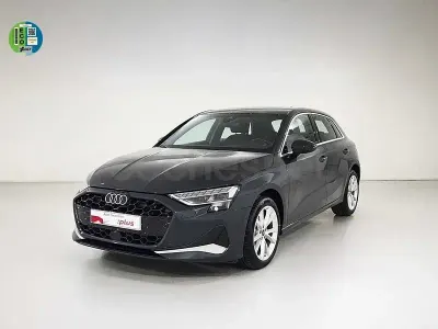 Usado Audi A3 Advanced Plus 116 CV (85 kW) 2024 Gris / plata Berlina
