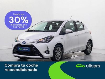 Usado Toyota Yaris Hybrid Active 100 CV (73 kW) 2020 Blanco Berlina