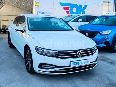 Usado VW Passat Business 150 CV (110 kW) 2020 Blanco Familiar