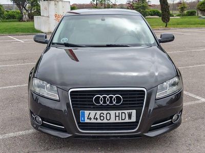 Usado Audi A3 Attraction 105 CV (77 kW) 2011 Gris / plata Utilitario