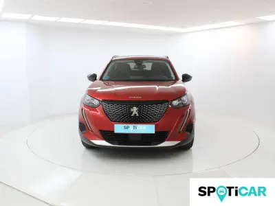 Usado Peugeot 2008 Allure 130 CV (95 kW) 2022 Rojo SUV