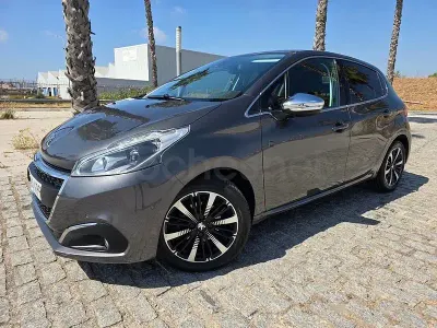 Usado Peugeot 208 S 83 CV (61 kW) 2018 Marrón Utilitario