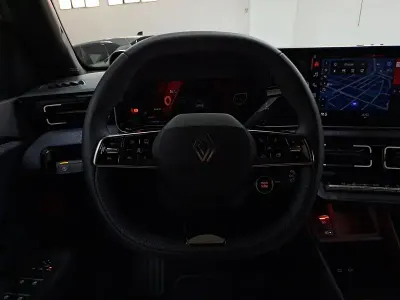 Usado Renault 5 E-Tech Techno 110 kW (150 CV) 2025 Amarillo Berlina