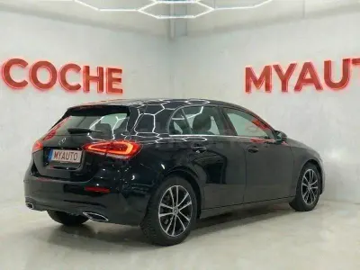 Usado Mercedes A180 Advanced 136 CV (100 kW) 2022 Negro Berlina