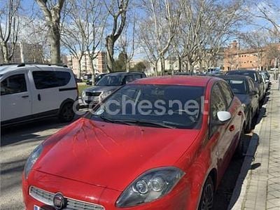 Usado Fiat Bravo Dynamic 105 CV (77 kW) 2010 Rojo Utilitario