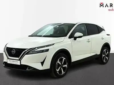 Usado Nissan Qashqai N-Connecta 158 CV (116 kW) 2023 Blanco everest (solido) negro SUV