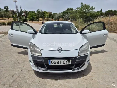 Usado Renault Mégane III Dynamique 105 CV (77 kW) 2010 Blanco Berlina