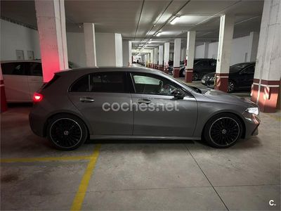 Gris / plata Usado 2024 Mercedes A200 Berlina | 36.500 € (Un poco caro)